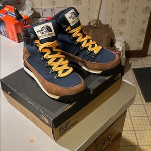 The North Face Men's Back to Berkeley IV Navy and Brown Boots RARE NWT NIB